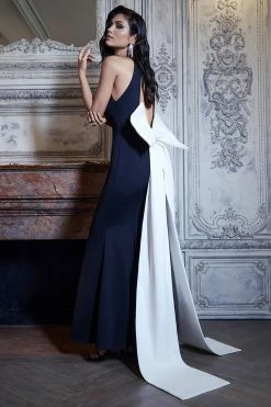 Bestow | Black Open-Back Maxi Dress With Oversized White Bow 15 Bestow | Black Open-Back Maxi Dress With Oversized White Bow -Dress Shop WB CL132029002 HERO